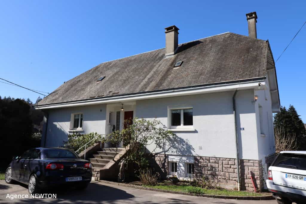House in Saint-Priest-de-Gimel, Nouvelle-Aquitaine 10088044