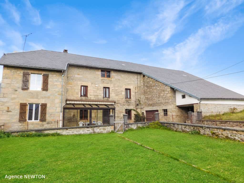 House in Peyrelevade, Nouvelle-Aquitaine 10088045