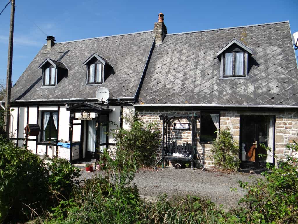 House in Vengeons, Normandie 10088081