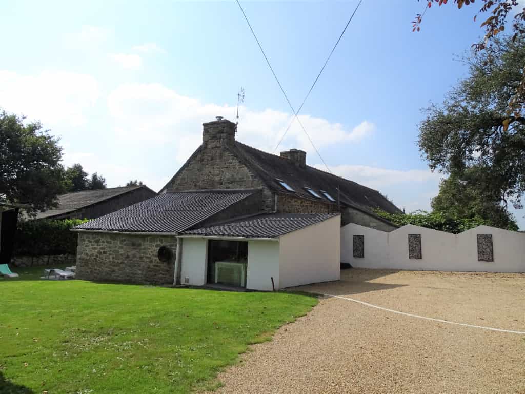 House in Plounevez-Quintin, Bretagne 10088082