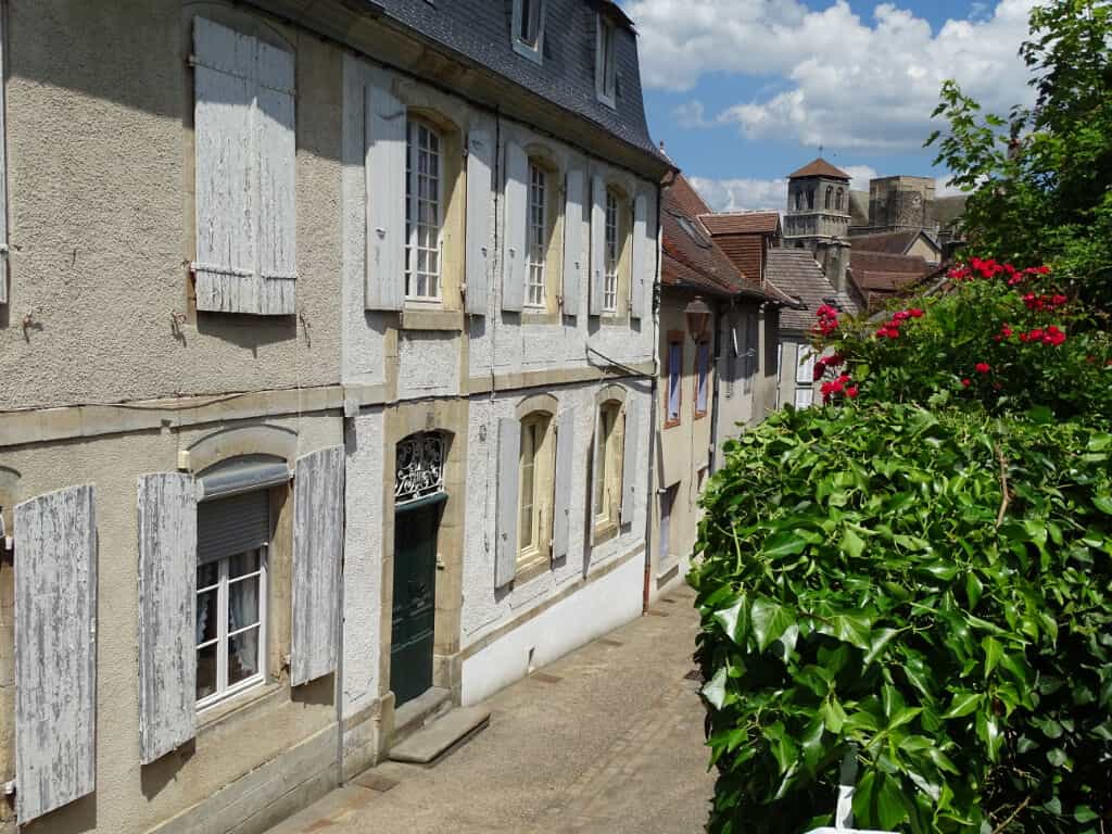 Condominium in Saint-Yrieix-la-Perche, Nouvelle-Aquitanië 10088092