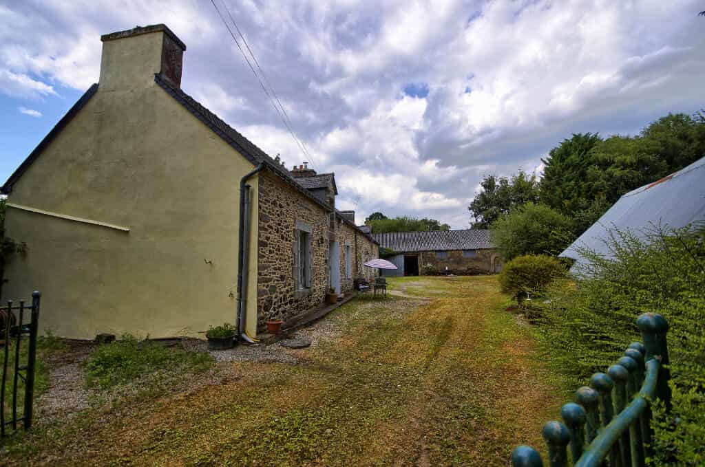 σπίτι σε Reguiny, Bretagne 10088101