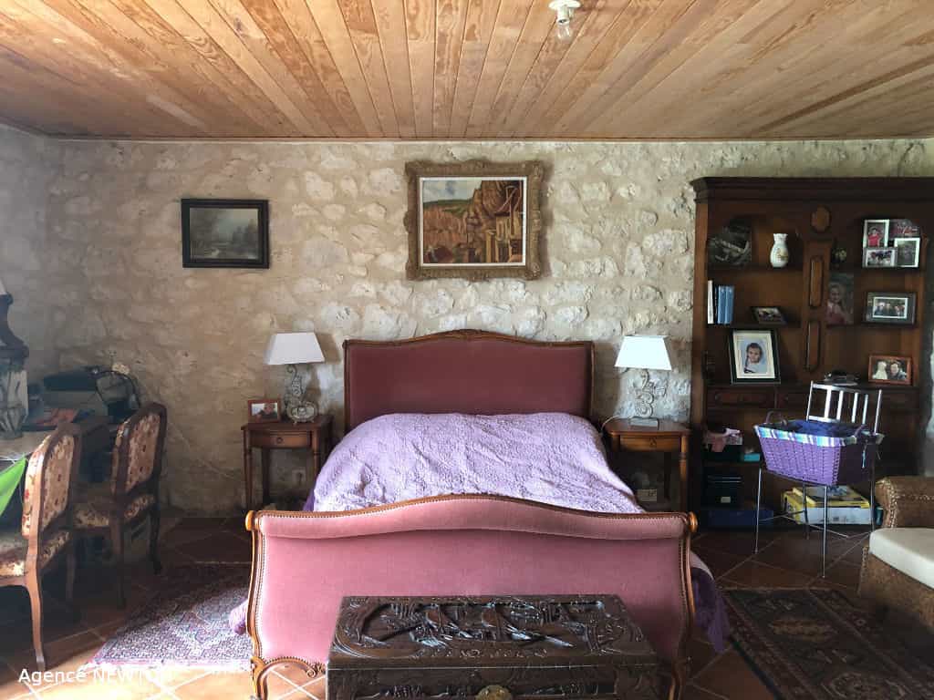 Dom w Lauzerte, Midi-Pyrenees 10088130