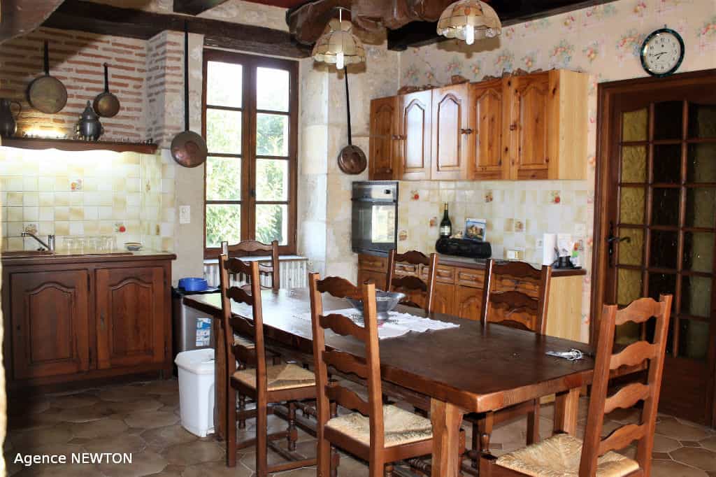 Casa nel Puy-l'Eveque, Occitania 10088133