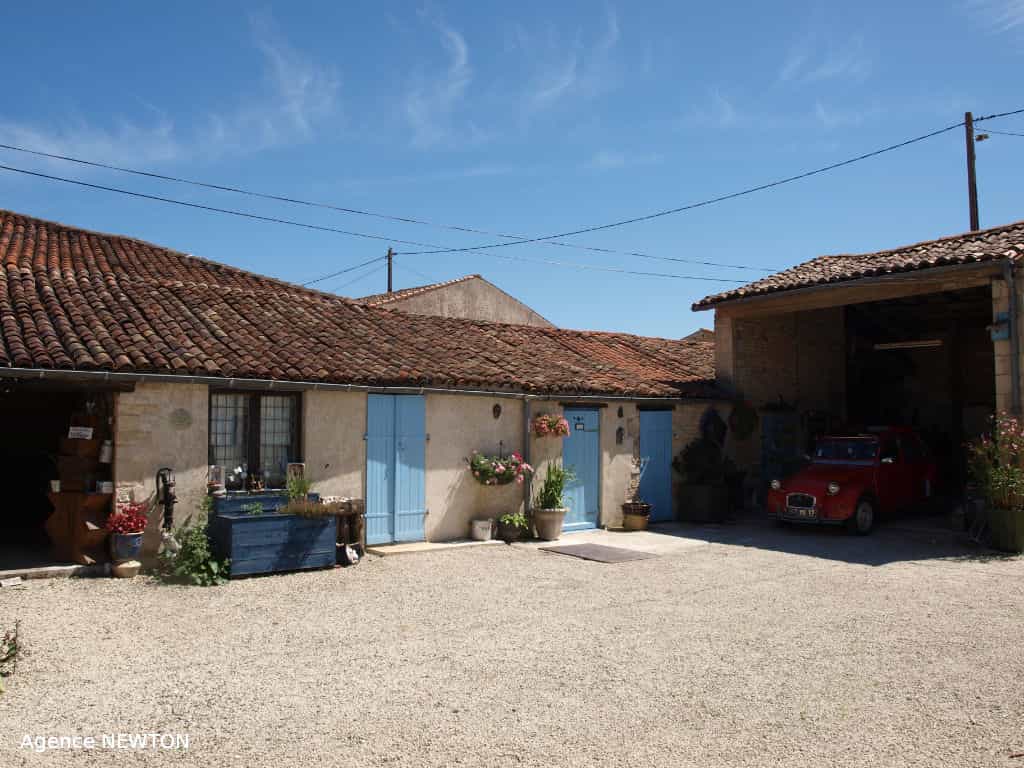 House in Nere, Nouvelle-Aquitaine 10088139