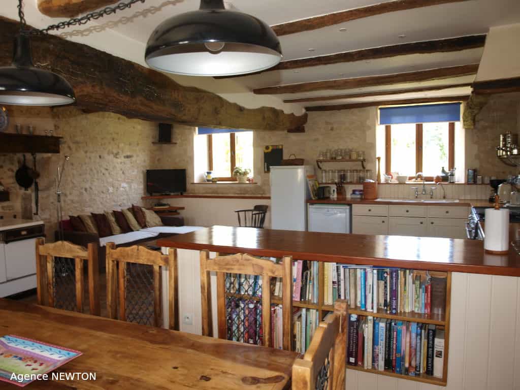 House in Londigny, Poitou-Charentes 10088140