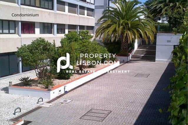 Condominium in Cascais, Lisboa 10088501