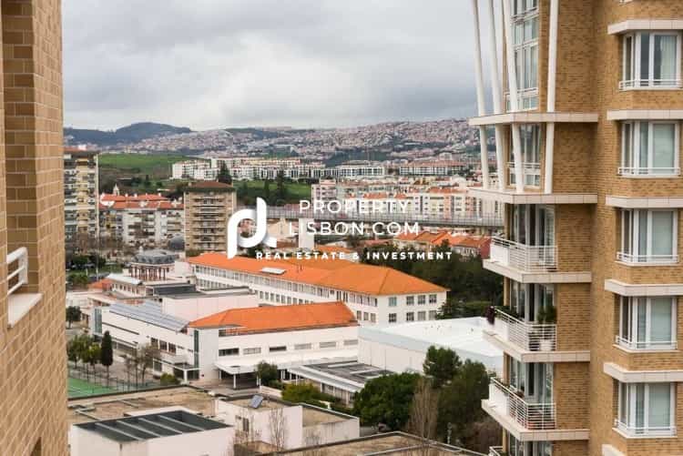 Condominium in Altade Lisboa, Lisbon 10088537