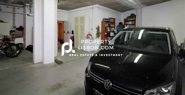 Condominium in Buraca, Lisboa 10088565