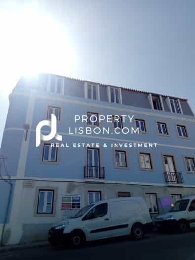 Eigentumswohnung im Xabregas, Lissabon 10089002