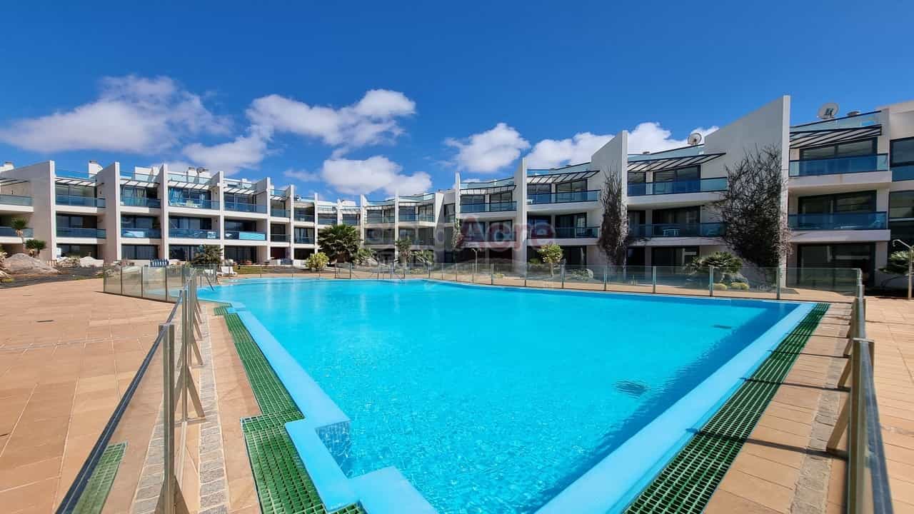 Condominium in La Oliva, Canary Islands 10089056