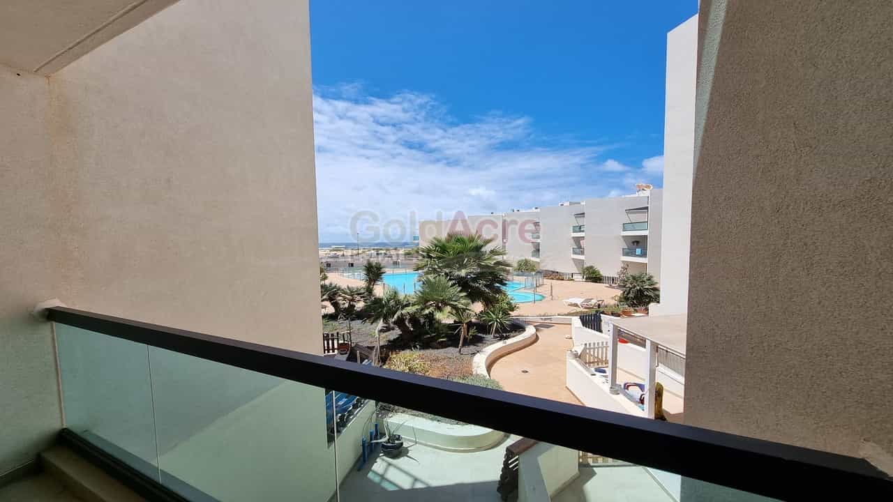 Condominium in La Oliva, Canary Islands 10089056