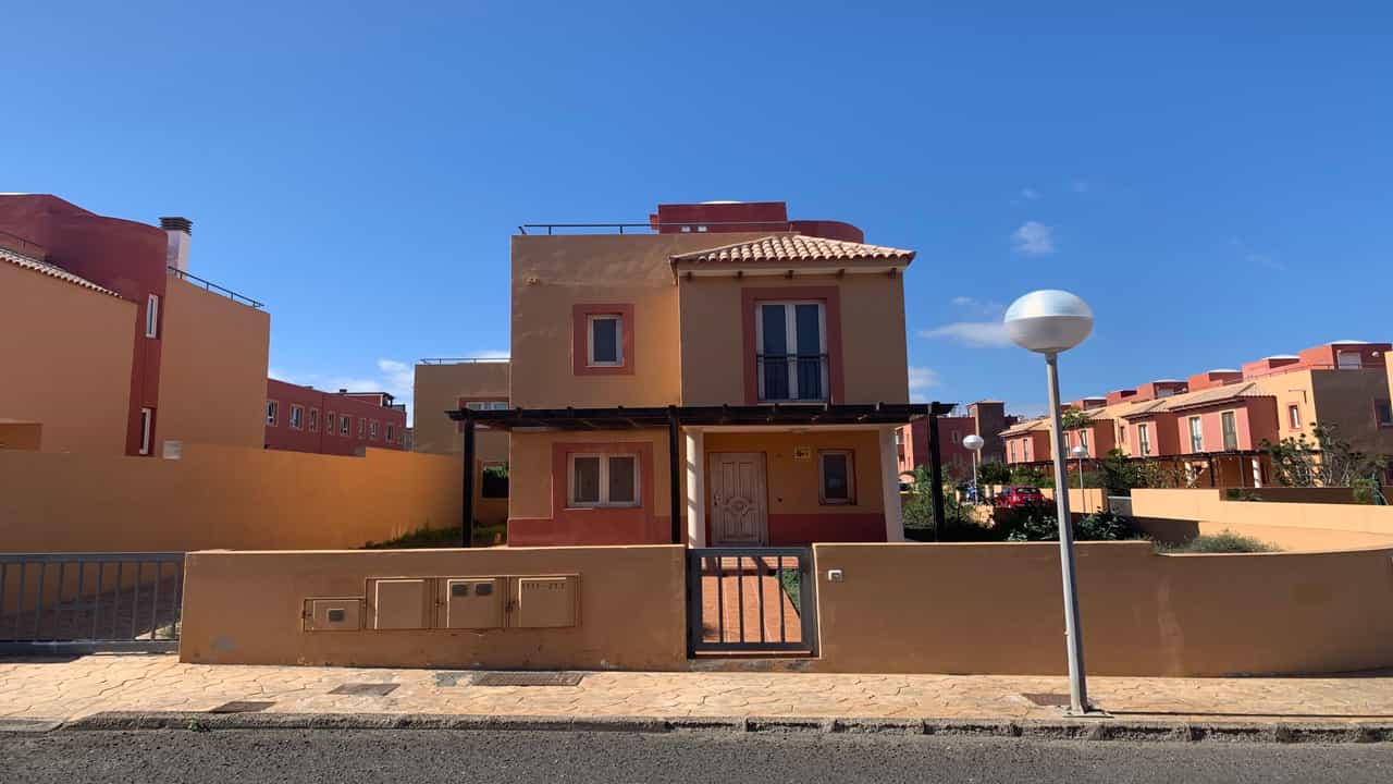 House in Corralejo, Canary Islands 10089118