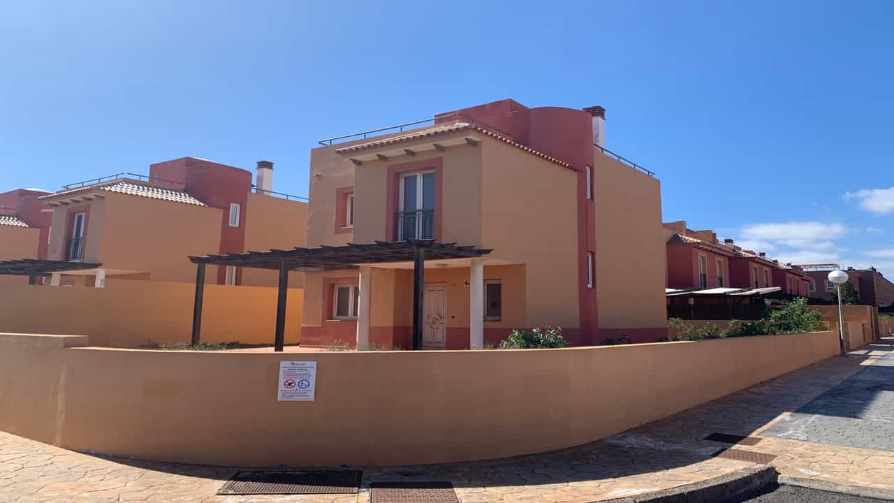 House in Corralejo, Canary Islands 10089118