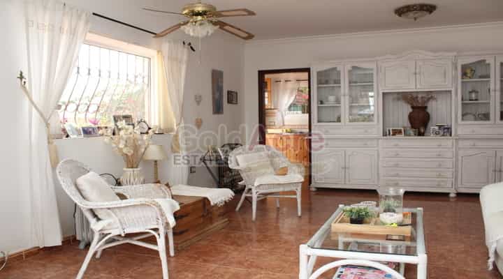 Huis in La Oliva, Canarische eilanden 10089120