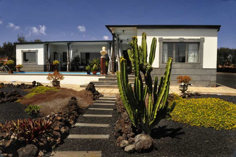 жилой дом в El Time, Canary Islands 10089126