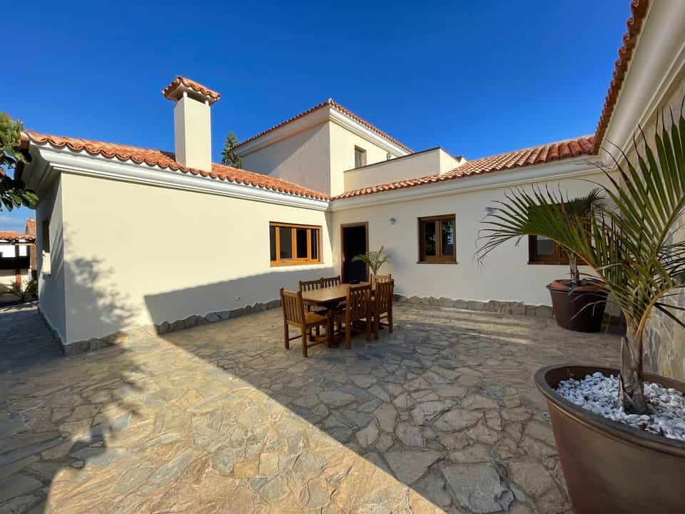 House in La Oliva, Canary Islands 10089129