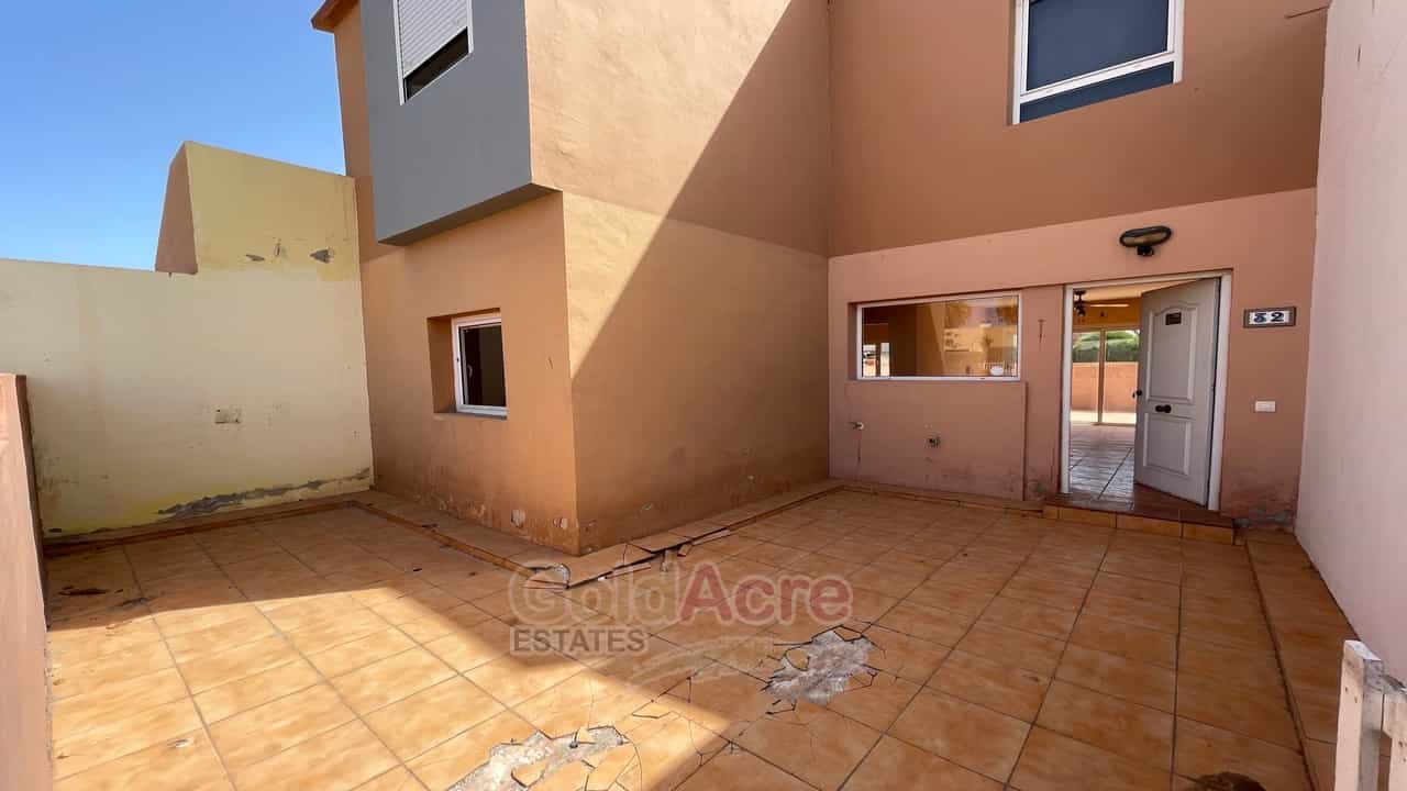 Condominium in La Oliva, Canarische eilanden 10089198