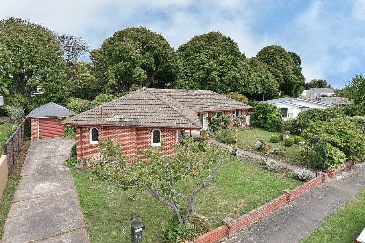House in Christchurch, Canterbury 10089306