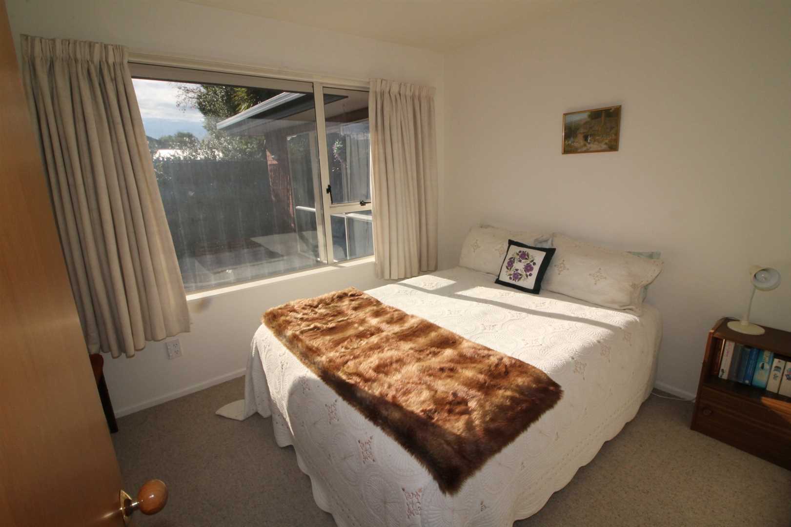 Rumah di Redwood, Christchurch 10089323