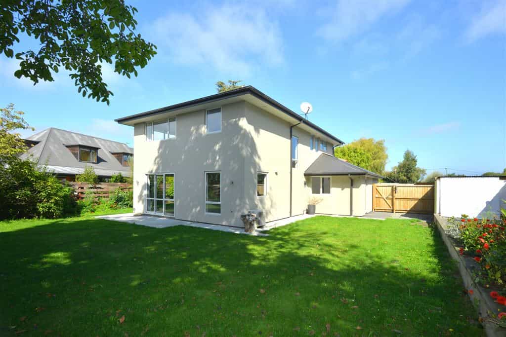 Rumah di Redwood, Christchurch 10089374