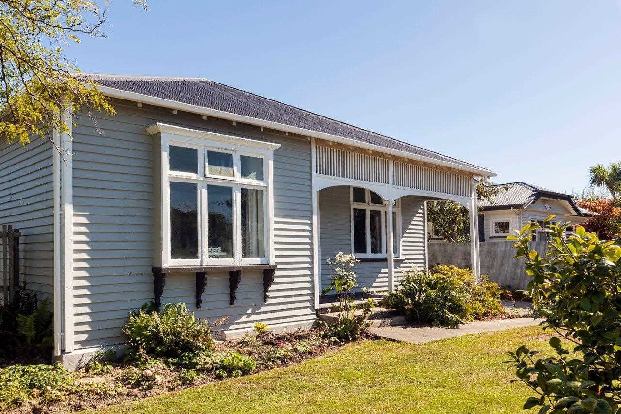 House in Christchurch, Canterbury 10089405