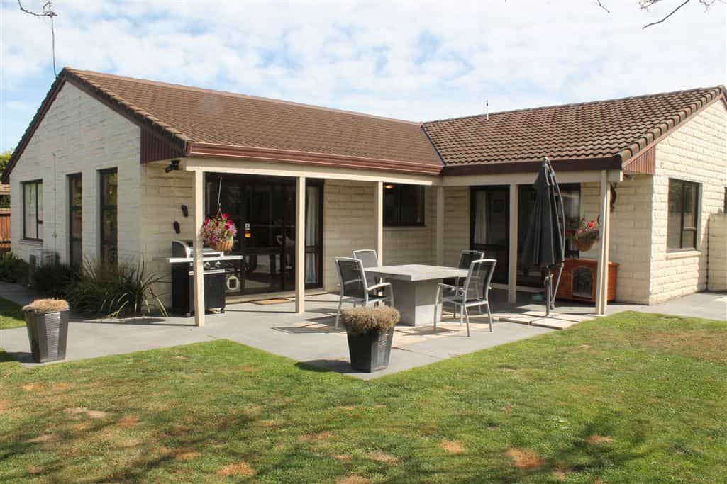 بيت في Redwood, Christchurch 10089408