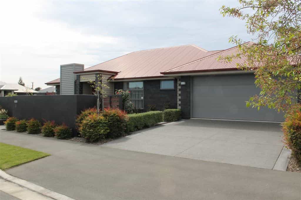 House in Northwood, Christchurch 10089460