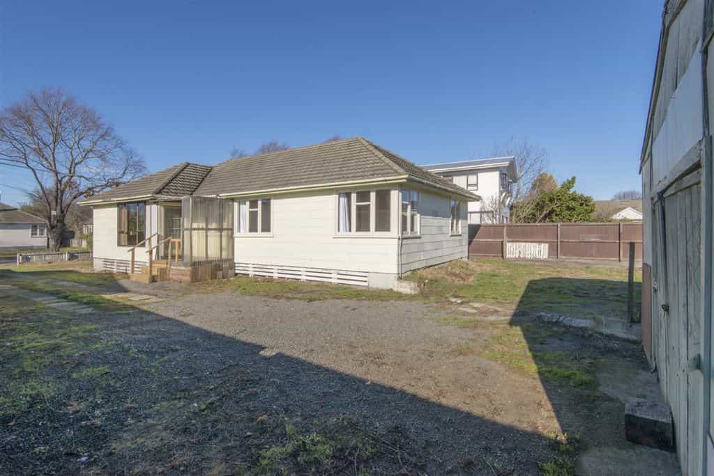House in Bryndwr, Christchurch 10089526