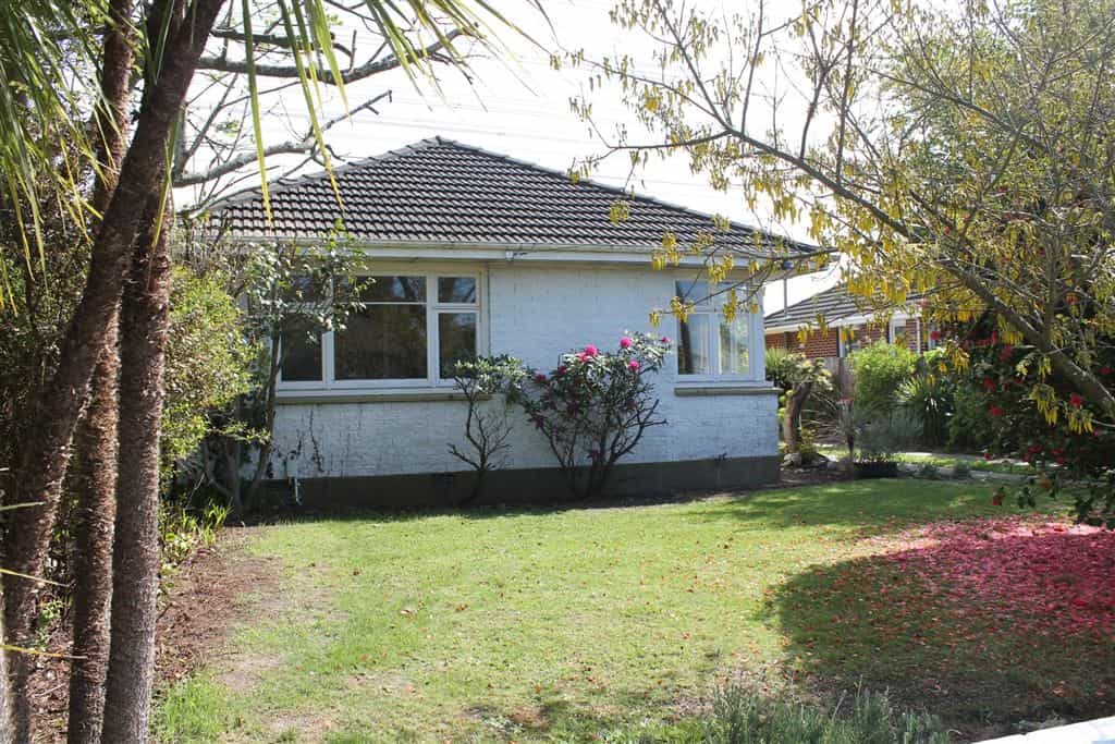 Rumah di Burnside, Christchurch 10089548