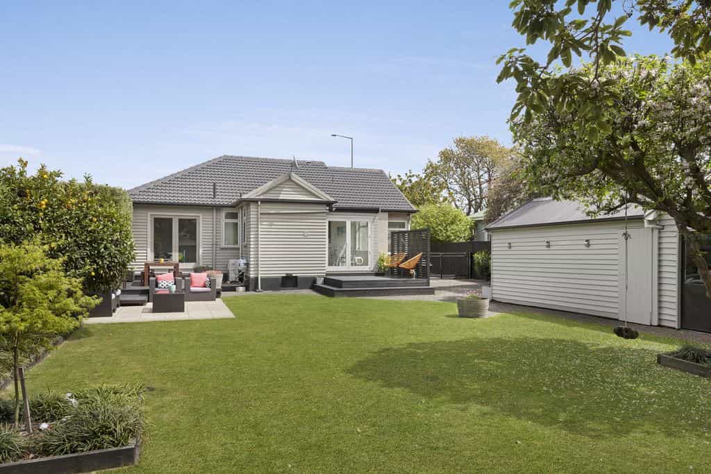 House in Bryndwr, Christchurch 10089553