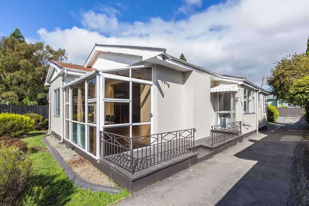 House in Christchurch, Canterbury 10089570