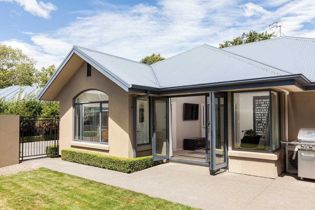 House in Christchurch, Canterbury 10089582