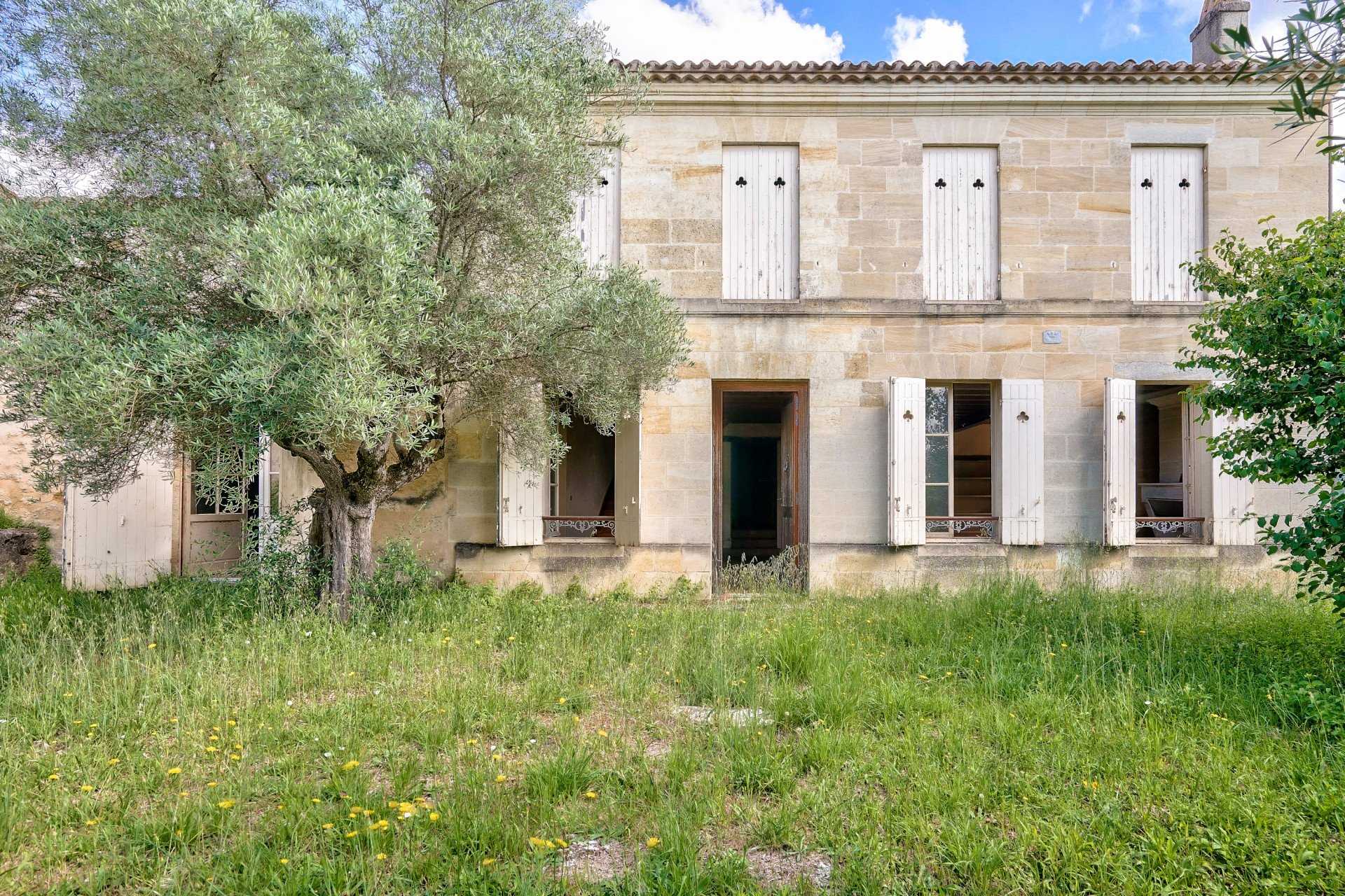 House in Asques, Nouvelle-Aquitaine 10093785