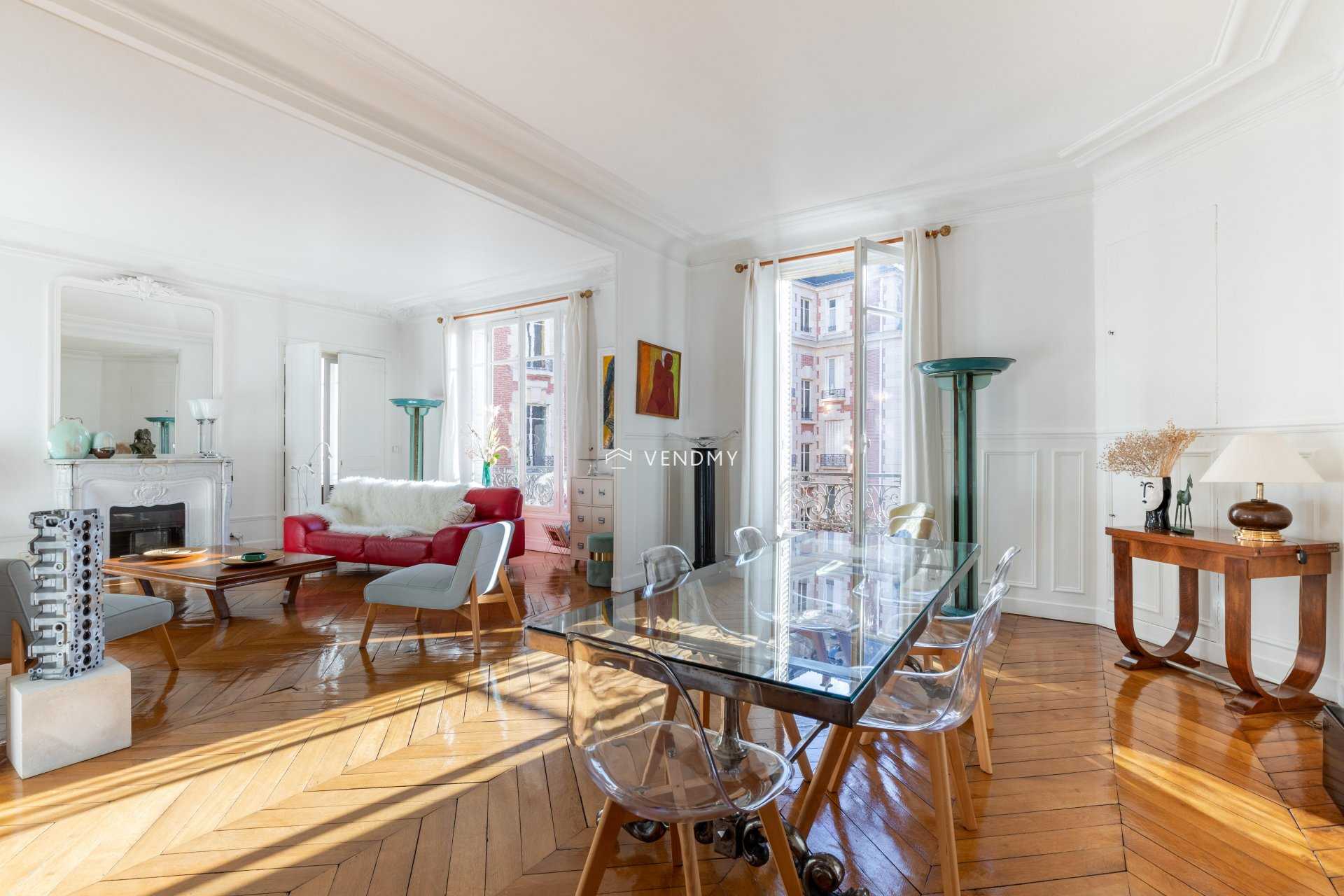 Condominium in Paris, 84 Rue Lauriston 10093802