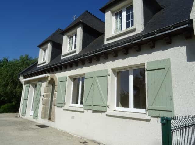 Rumah di Mohon, Bretagne 10093804