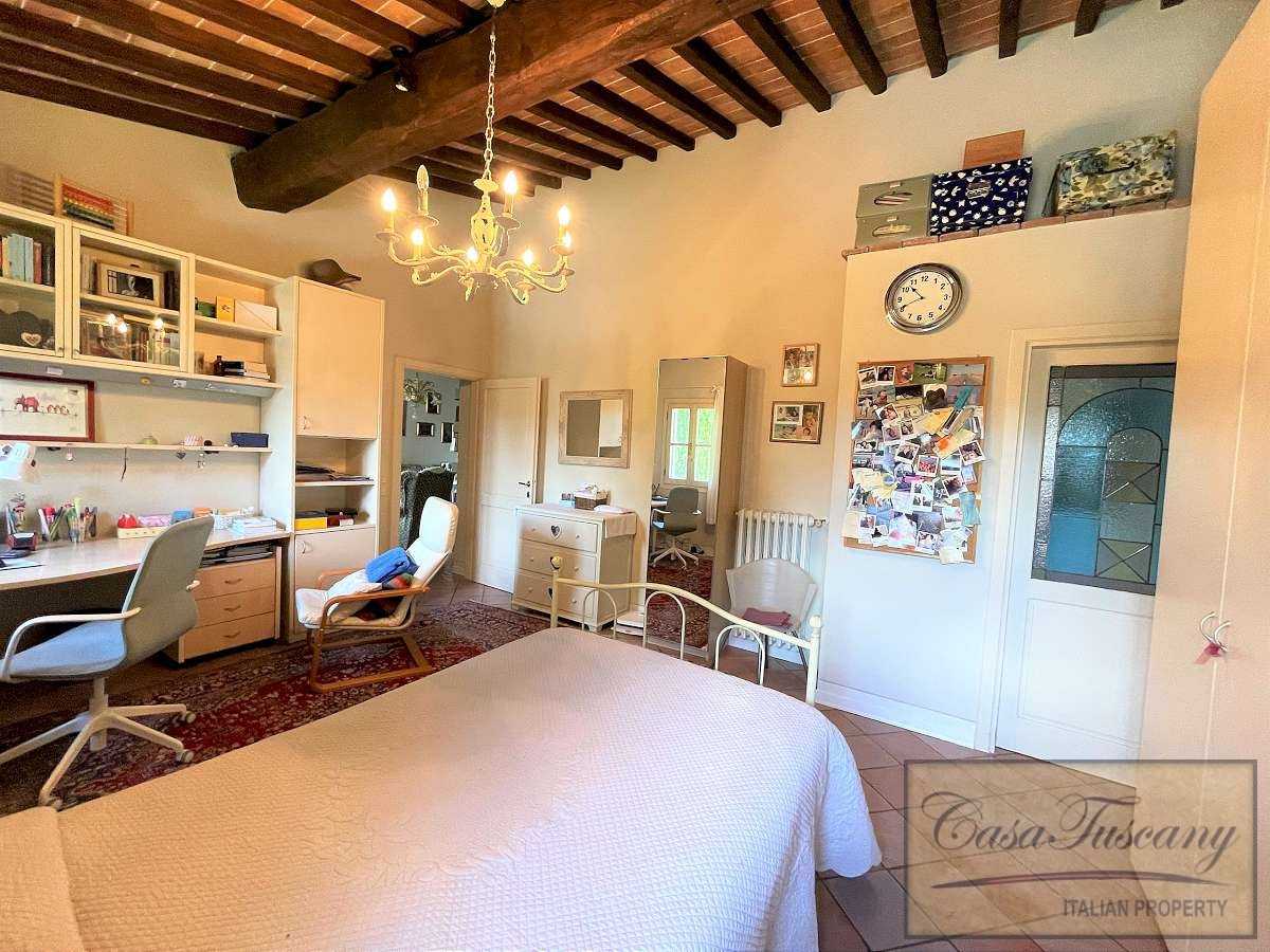 House in Montopoli Val D'arno, Tuscany 10094007