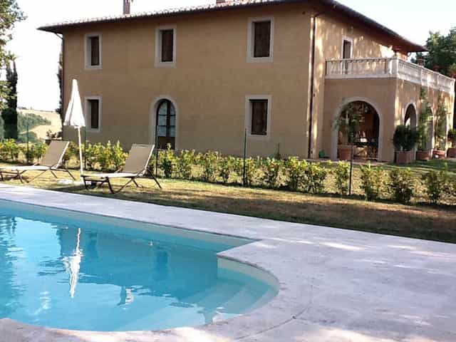 σπίτι σε San Giovanni d'Asso, Τοσκάνη 10094028