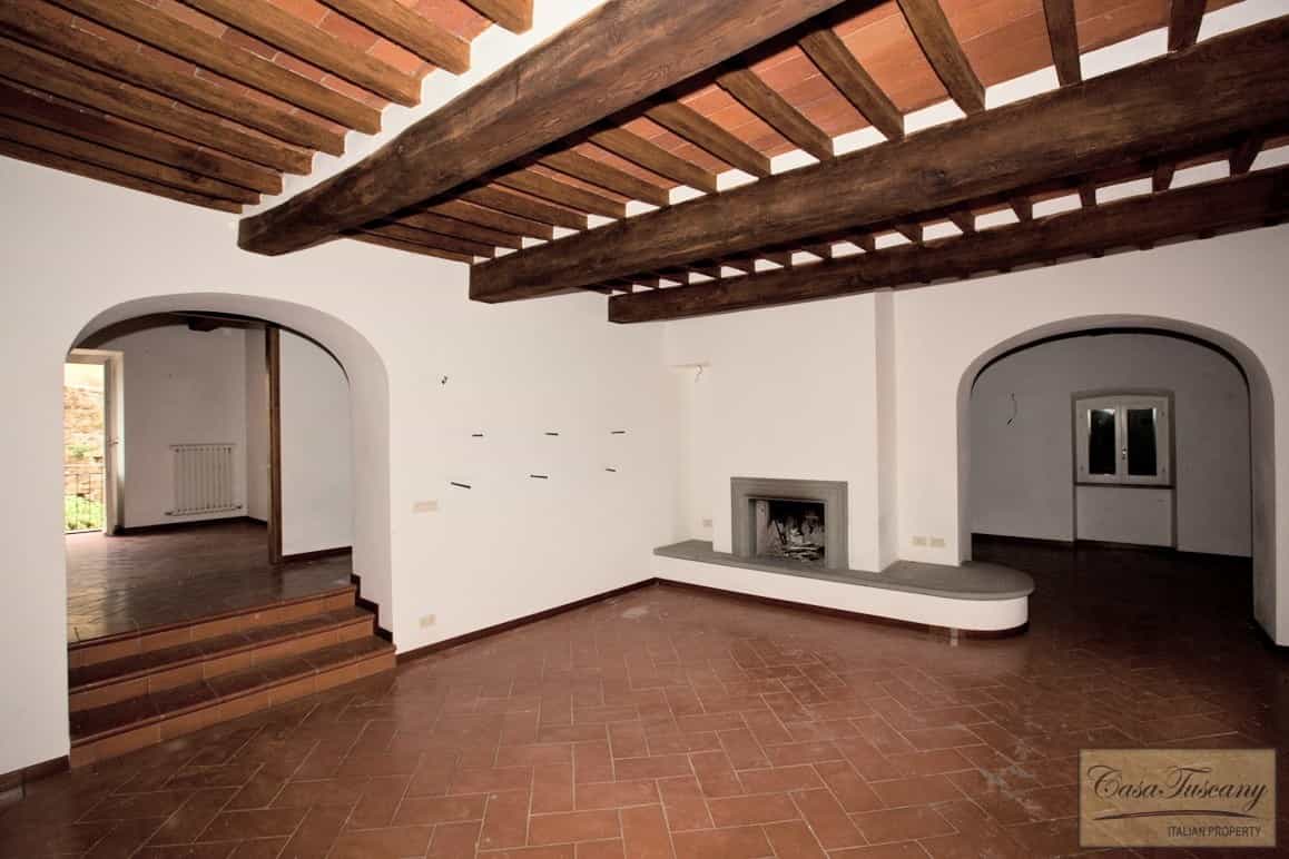 بيت في Castiglion Fiorentino, Tuscany 10094045