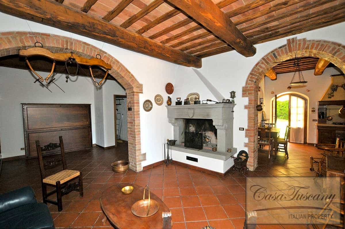 House in Asciano, Tuscany 10094136