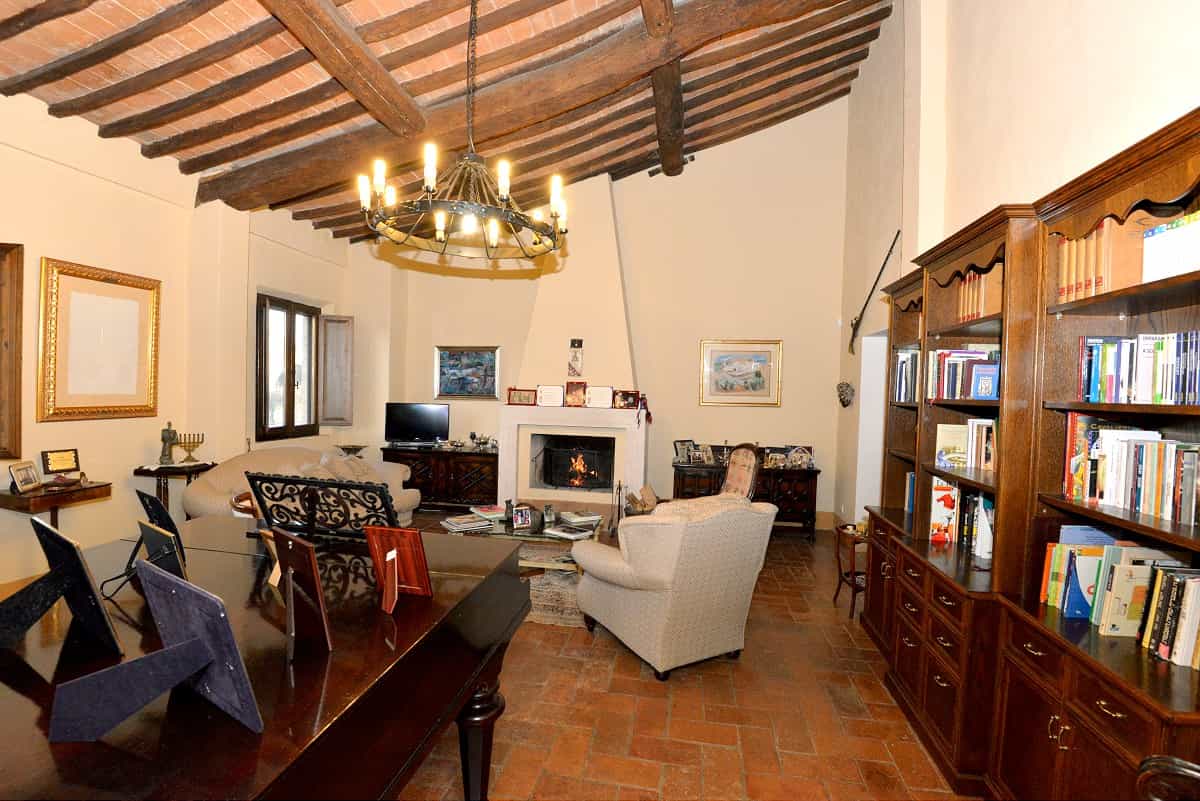 房子 在 Siena, Tuscany 10094173