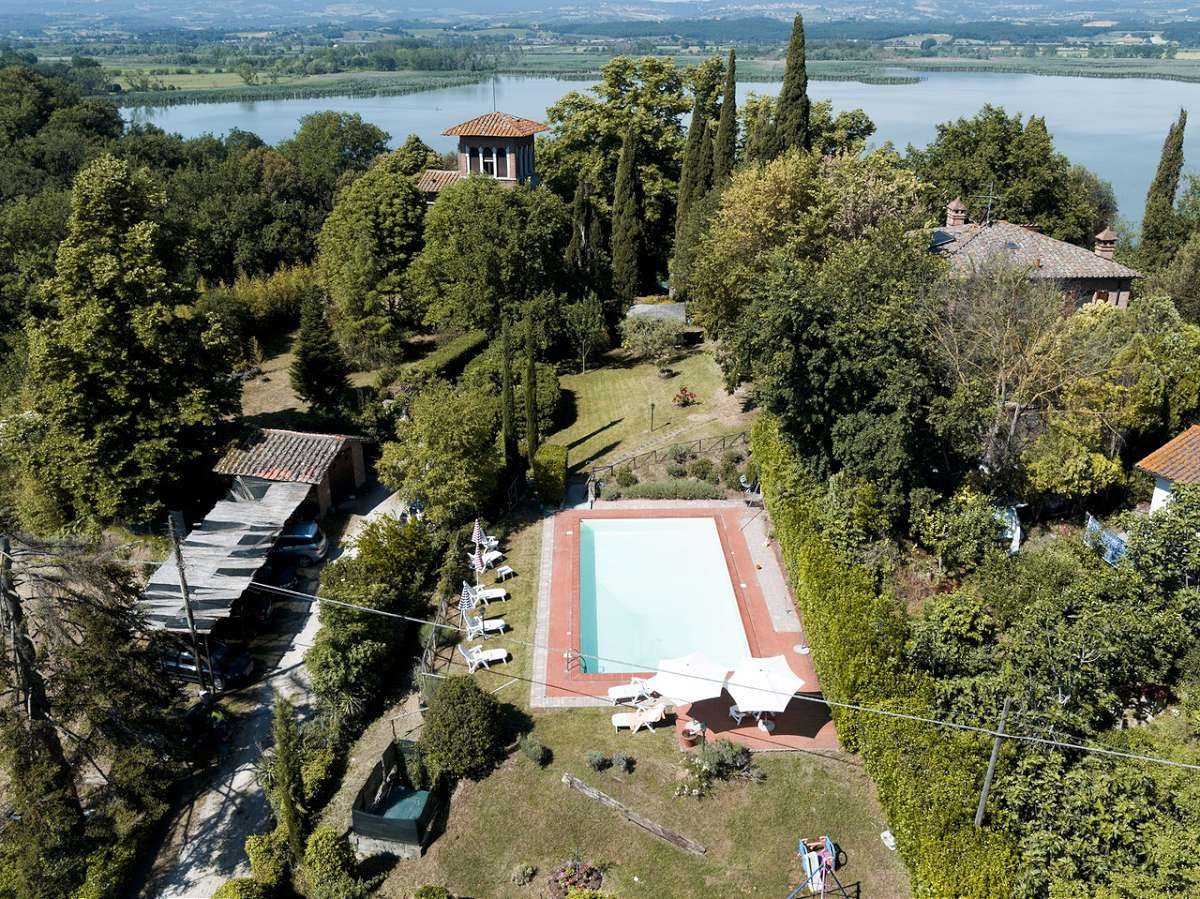 Rumah di Castiglione del Lago, Umbria 10094224