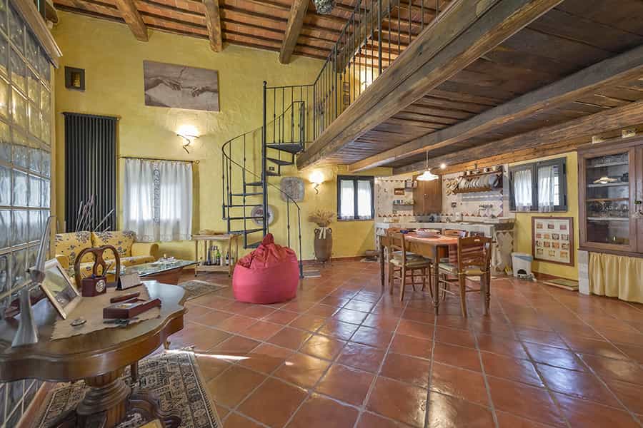 жилой дом в Gaiole In Chianti, Tuscany 10094245