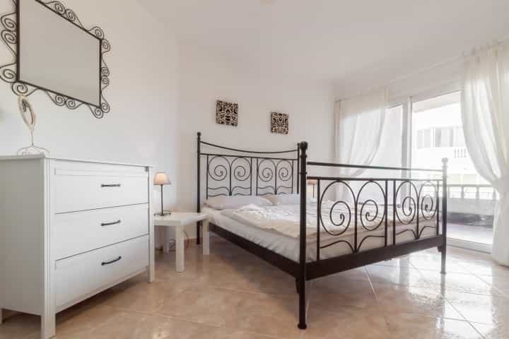 Condominium in Las Galletas, Canary Islands 10094298