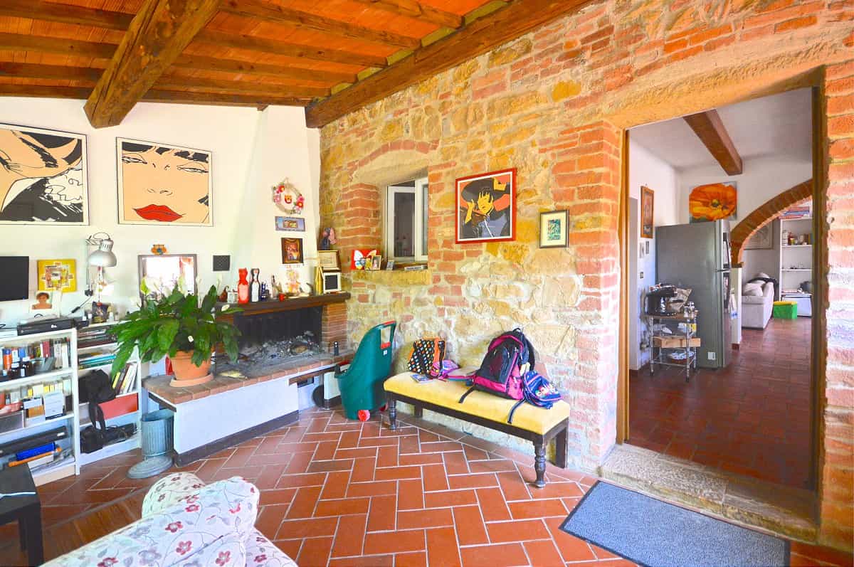 House in Trequanda, Tuscany 10094304