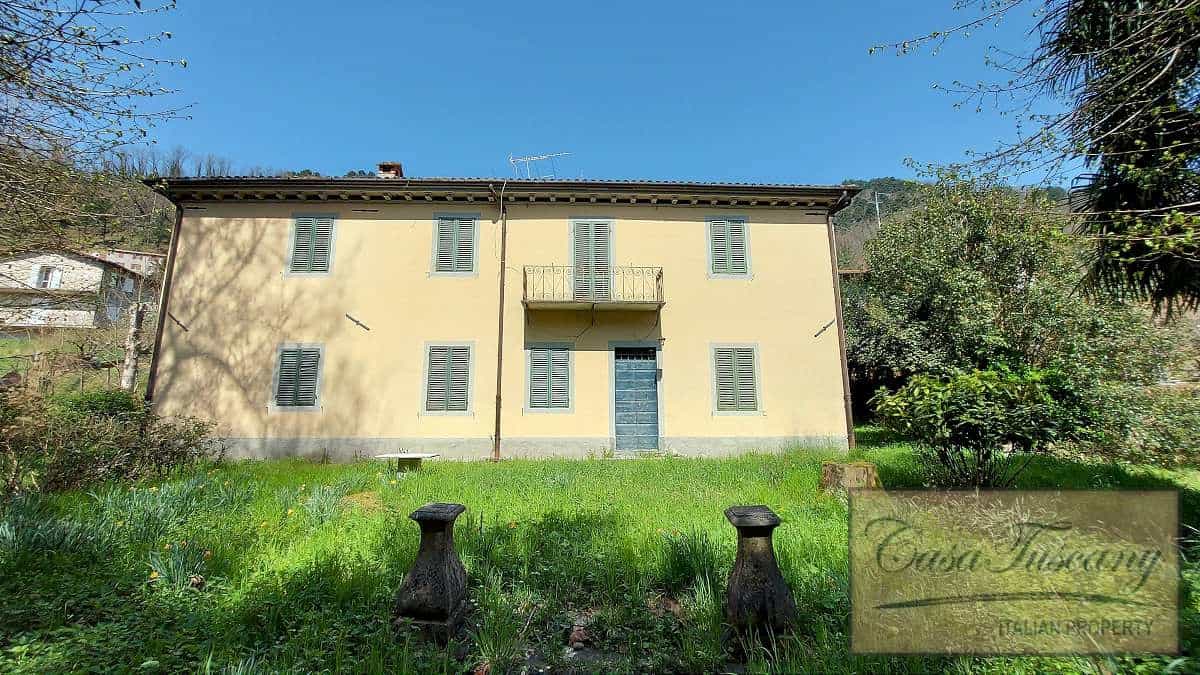 House in Bagni di Lucca, Tuscany 10094327