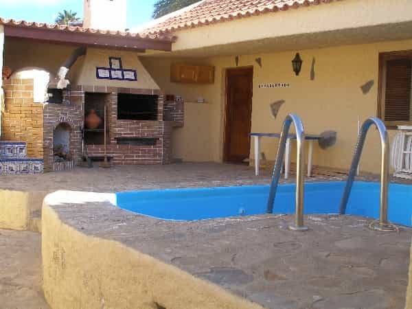 rumah dalam Aldea Blanca del Llano, Canary Islands 10094340