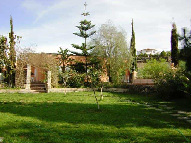 House in Taucho,  10094374