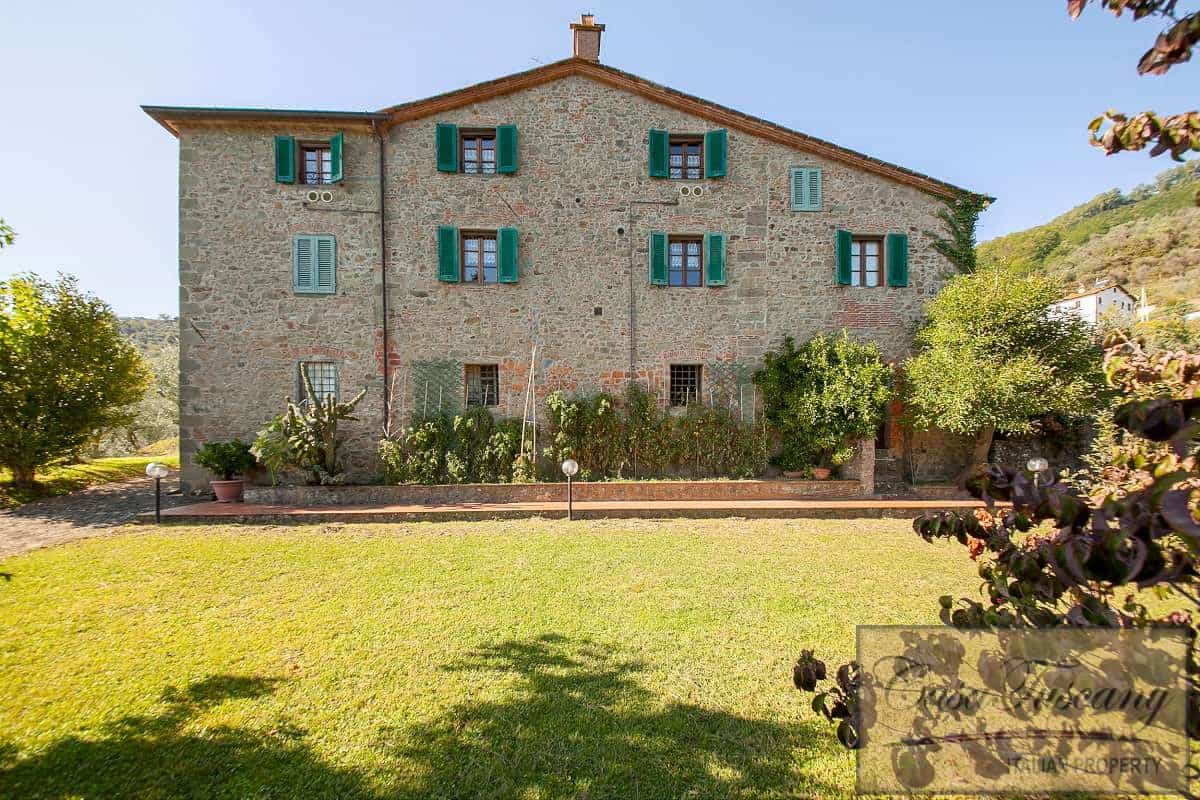 House in Lammari, Tuscany 10094375