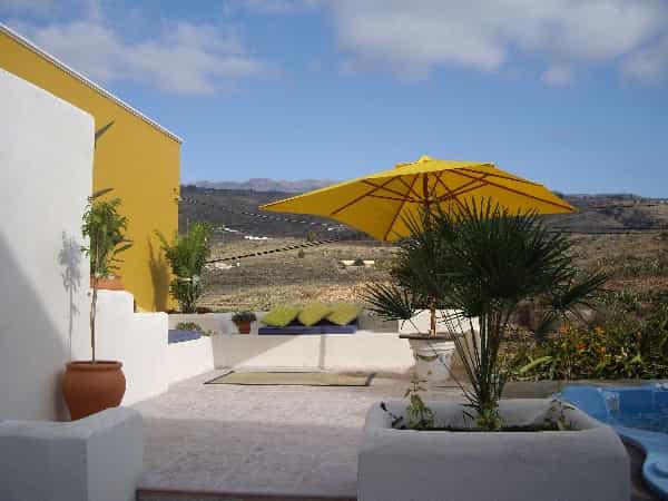 House in El Roque,  10094381